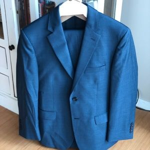 Jos A Bank Traveler Suit Collection - 40S